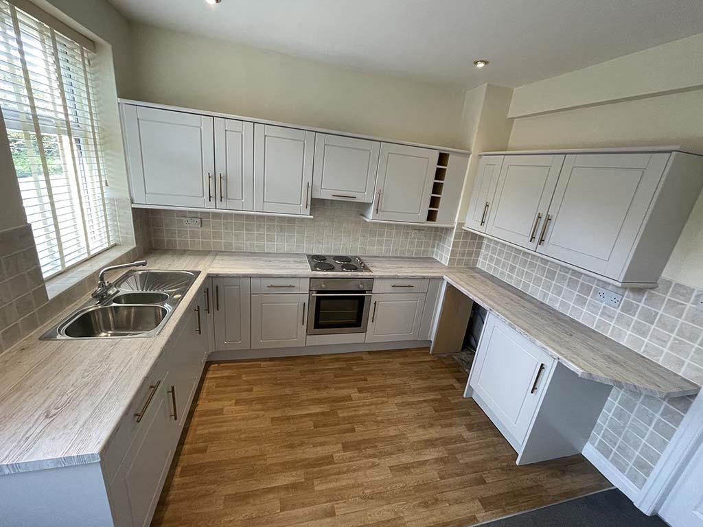2 bedroom mid terrace house Let Agreed in Barnoldswick - Kitchen